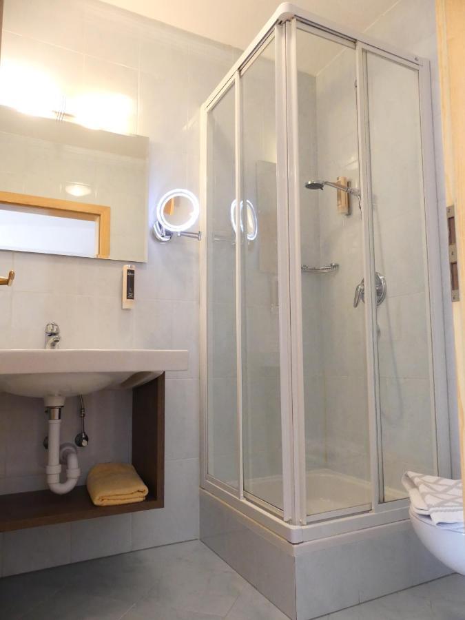 Garni Hotel Dorothea Tirolo Eksteriør billede