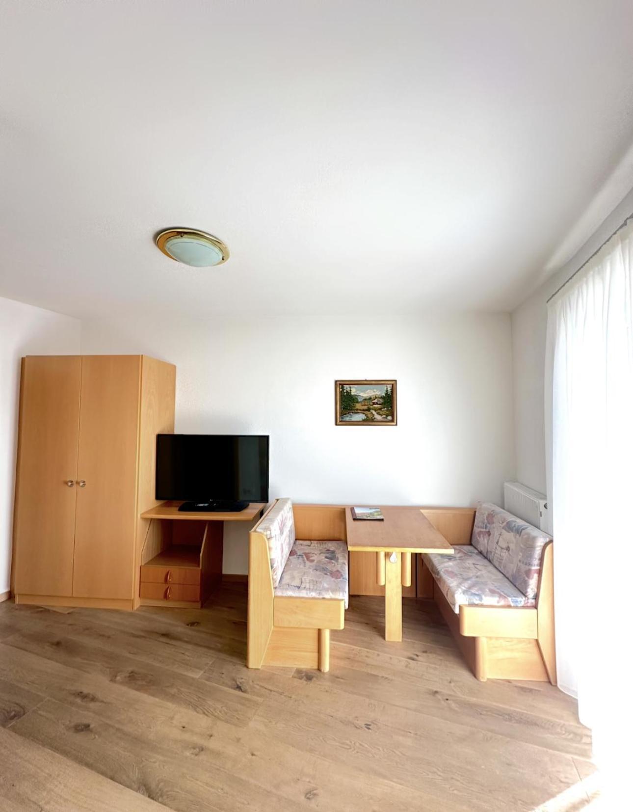Garni Hotel Dorothea Tirolo Eksteriør billede