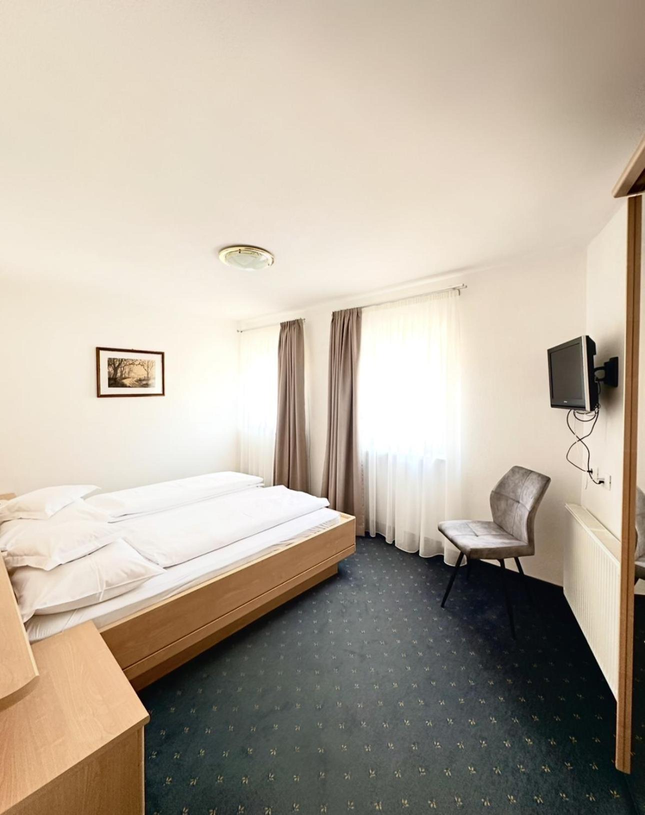 Garni Hotel Dorothea Tirolo Eksteriør billede